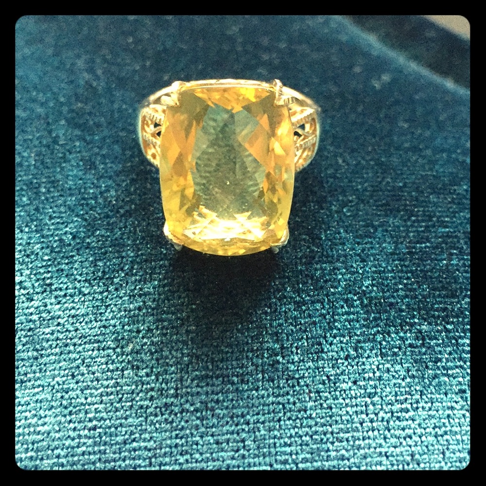 10k gold 10 carat lemon quartz ring 😻